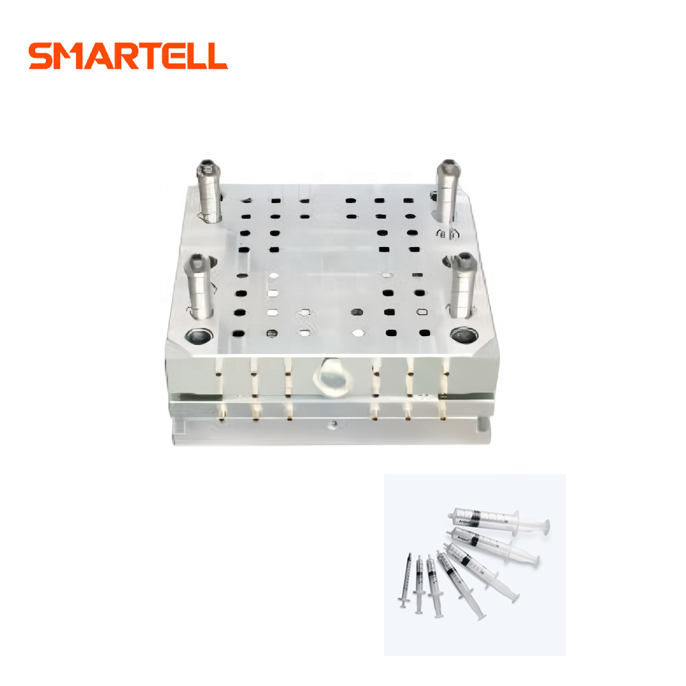 Moule à piston de seringue multi-cavités pour la fabrication automatisée